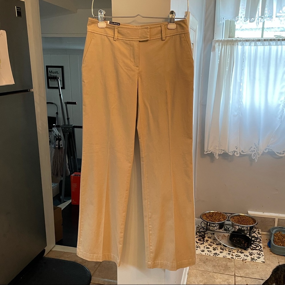 NY&Co. NWT sz0 petite, tan bootcut pants
